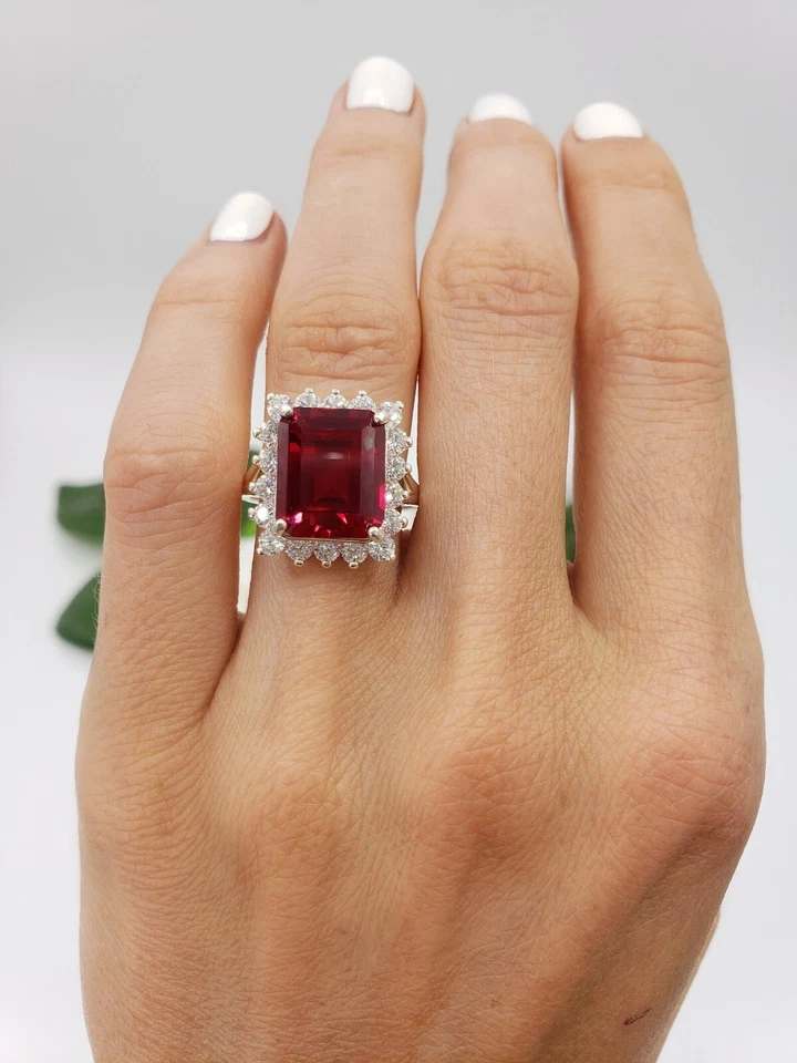 Anillo de compromiso de diamantes rubí natural talla esmeralda de 6,80 quilates de oro blanco de 14 quilates talla 7 Foto 2 de 4