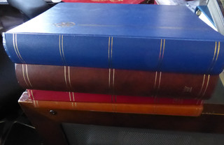 PHILATELIC STOCKBOOKS: STOCKBOOKS x 4 VARIOUS SIZES 32p 64p