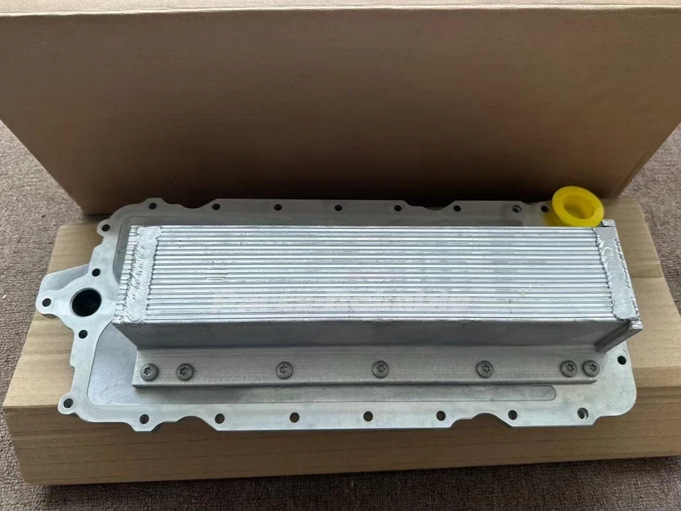 Intercambiador de calor de aceite de motor para Maserati Quattroporte M139 GranTurismo 2004-2019 Foto 2 de 4