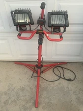 Husky Tripod Light 1000wts