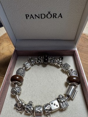 PANDORA Armband 19cm inkl. 16 Charms und Sicherheitskette