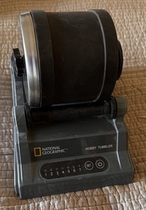 National Geographic Rock Tumbler with 1 lb Barrel 