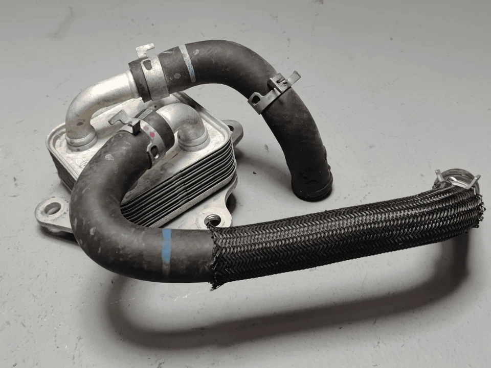 Enfriador de aceite de transmisión automática Toyota Rav4 2019-2025 híbrido de 2,5 L OEM Foto 3 de 4