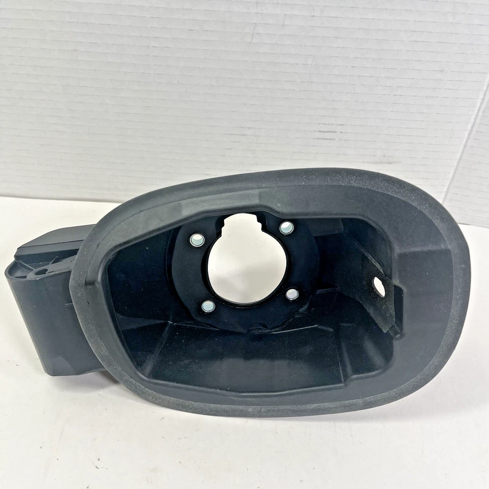 NUEVO 2013-2016 HYUNDAI GENESIS CUPÉ CARCASA DE LLENADO DE COMBUSTIBLE 81595-2M000 OEM Foto 3 de 4