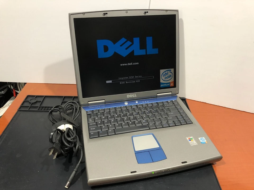 Laptop Dell Inspiron 5150 Retro Gaming XP - 2,80 GHz P4, 2 GB de RAM, Nvidia FX Foto 2 de 4
