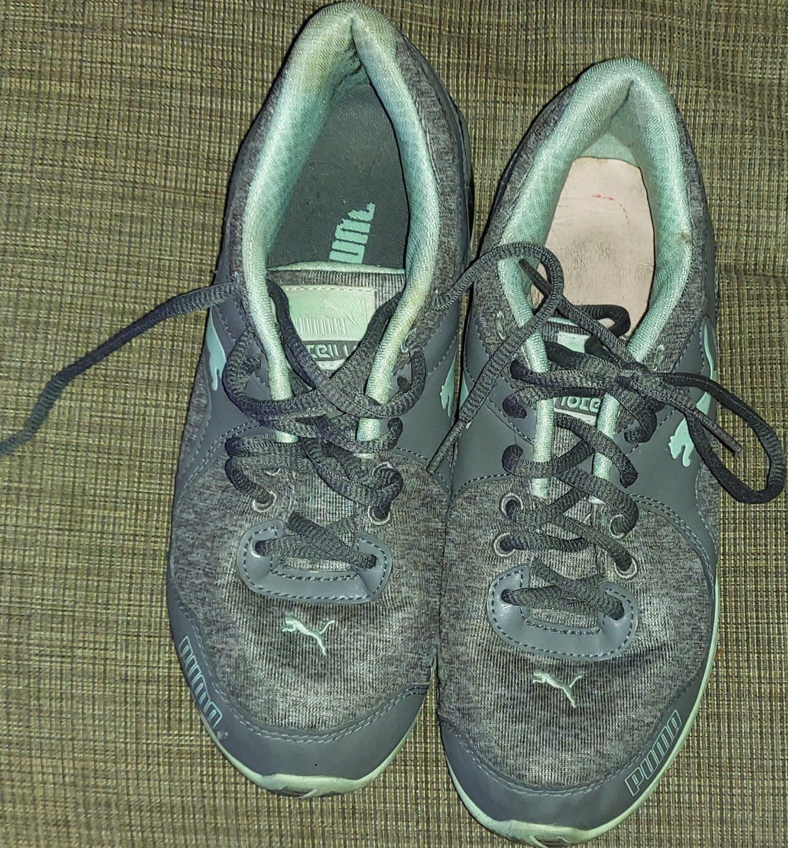 PUMA Women's Gray Mint Green Athletic Running Shoes Lace Up 