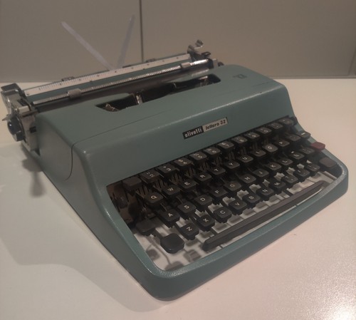 OLIVETTI LETTERA 32 TYPEWRITER. 1971. MADE IN MEXICO. SPANISH LAYOUT. Ñ. H CASE - Picture 14 of 17