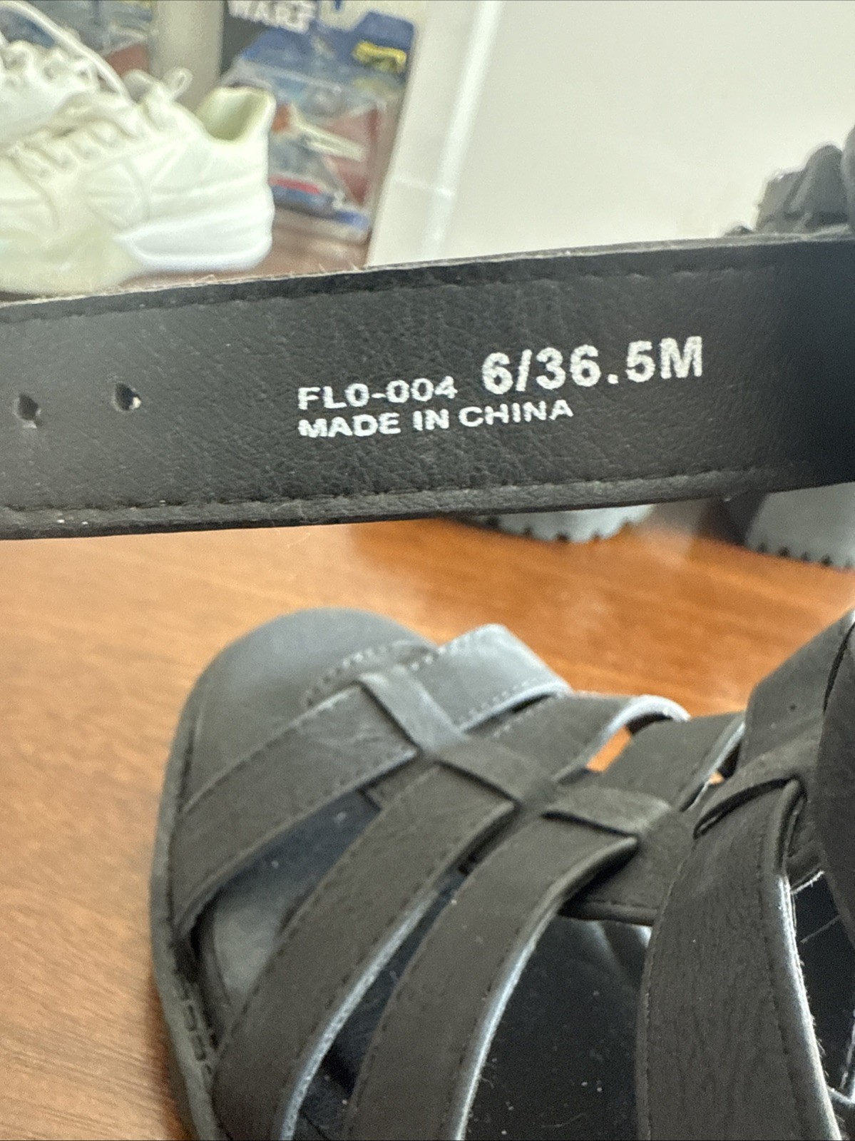 SAOLA Sandalo sporco bucato con cinturino suola a strappo in gabbia tacco grosso nero 6M