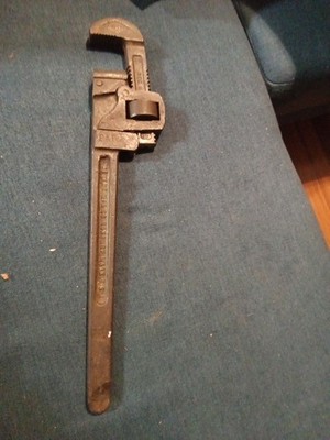 Vintage GENUINE Stillson 18  pipe wrench, Marked P&R