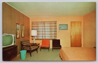 Vicennes Indiana, Kum Back Inn Hotel Motel Interior View c1960s Postcard 
