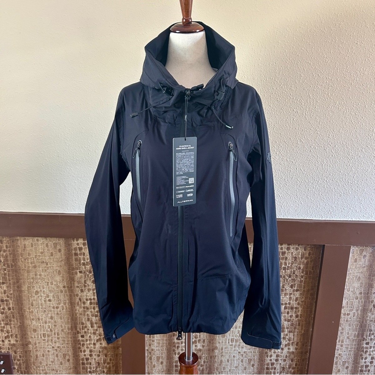 Descente Floatech 3L Hardshell Waterproof/Windproof Jacket - Black