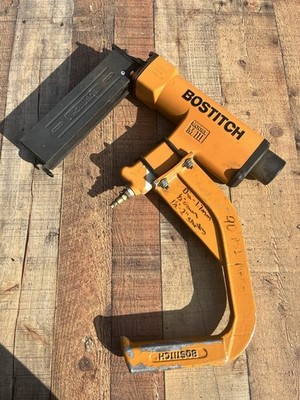 Bostitch MIII M3 Pneumatic Hardwood Floor Nailer Stapler Missing Base