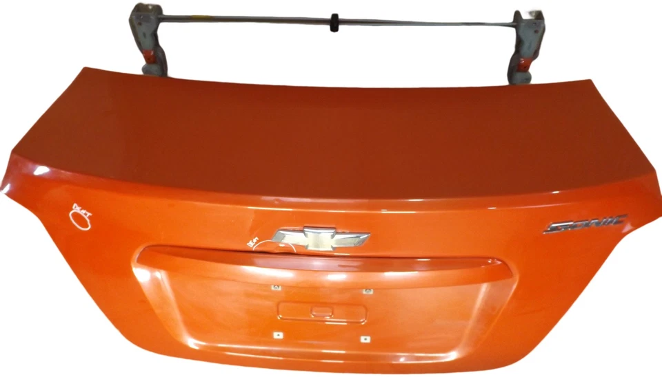 Chevrolet Sonic 2012-2016 sedán tapa de cubierta naranja con bisagras 95379789 Foto 4 de 4
