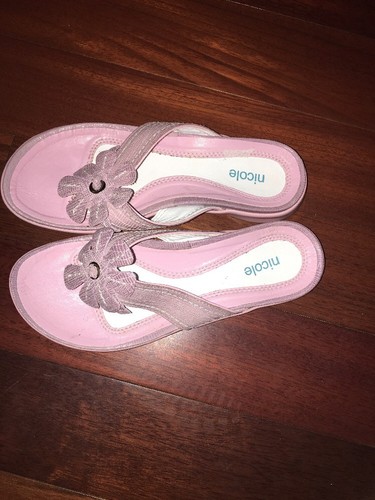 Sandalias para mujer talla 6,5M Nicole de cuero rosa con acento floral - Imagen 4 de 7