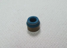 VW VALVE STEM SEAL 7 MM 027109675 ELRING 701.289