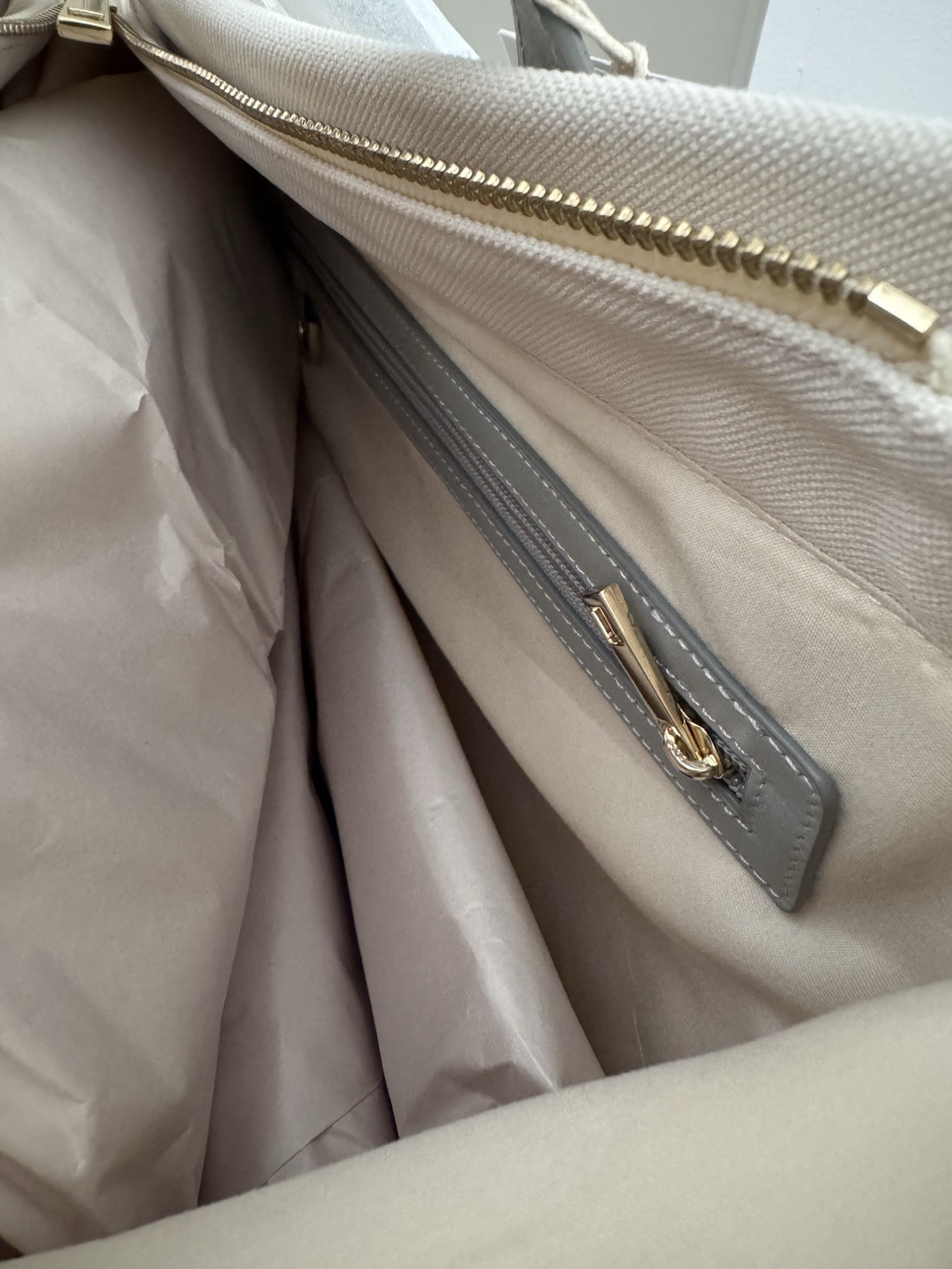 Brand New Audi Woman’s Shopper Bag In Cream/grey image 8