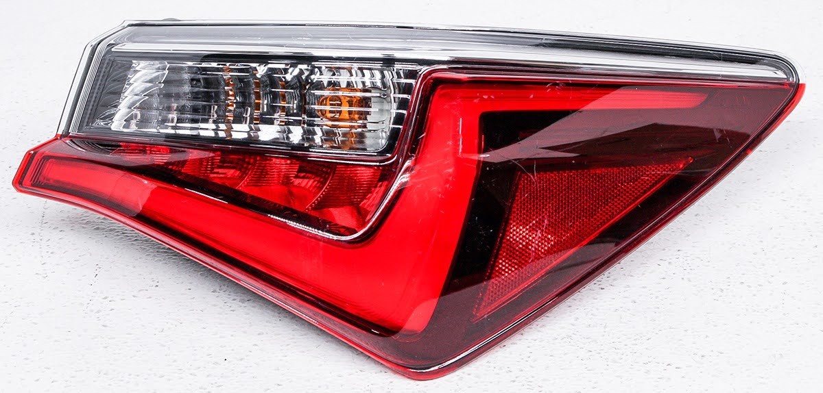 OEM Acura ILX Right Passenger Side Tail Lamp Peg Missing 33500-T3R