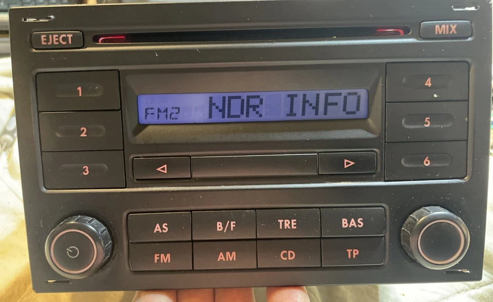 Org. Blaupunkt VW RCD200 Autoradio 6Q0035152B + Code Geprüft Voll Funktionsfähig - Bild 2 von 4