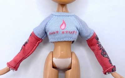 BRATZ DOLL LOT MGA CLOTHING FASHION PACK STUDY HALL BLUE HOT STUFF TOP SHIRT