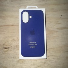 Apple iPhone 16 Silicone Case with MagSafe - Ultramarine