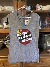 Chicago Blackhawks Women's super soft v-neck t-shirt New size Medium Stanley Cup