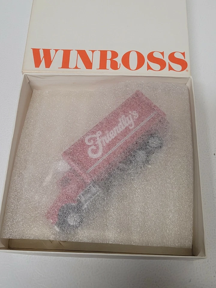 Friendly's (NOS) 1995 Winross BOX Truck - Image 2 of 4