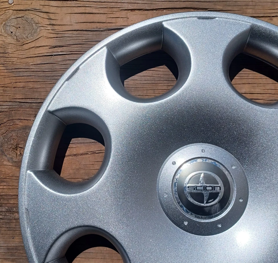 Tapacubos serie Scion xB 2004-2005, se adapta a ruedas de 15" 61129, 2375 repintado Foto 2 de 4