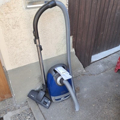 Miele S 5210 Staubsauger Parkett 2200 Watt gereinigt