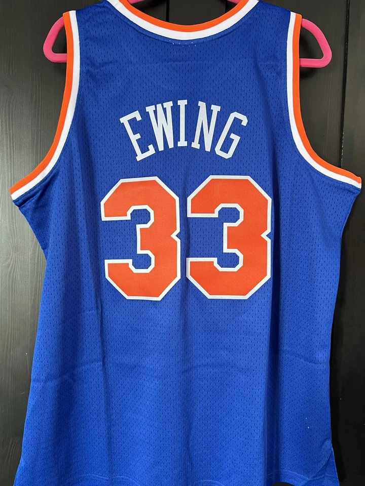 Camiseta deportiva Mitchell & Ness Swingman New York Knicks Road 1991-92 Patrick Ewing Royal Foto 2 de 4