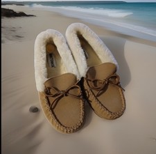 Minnetonka Sheepskin Leather Driving Moccasin Slippers W 11