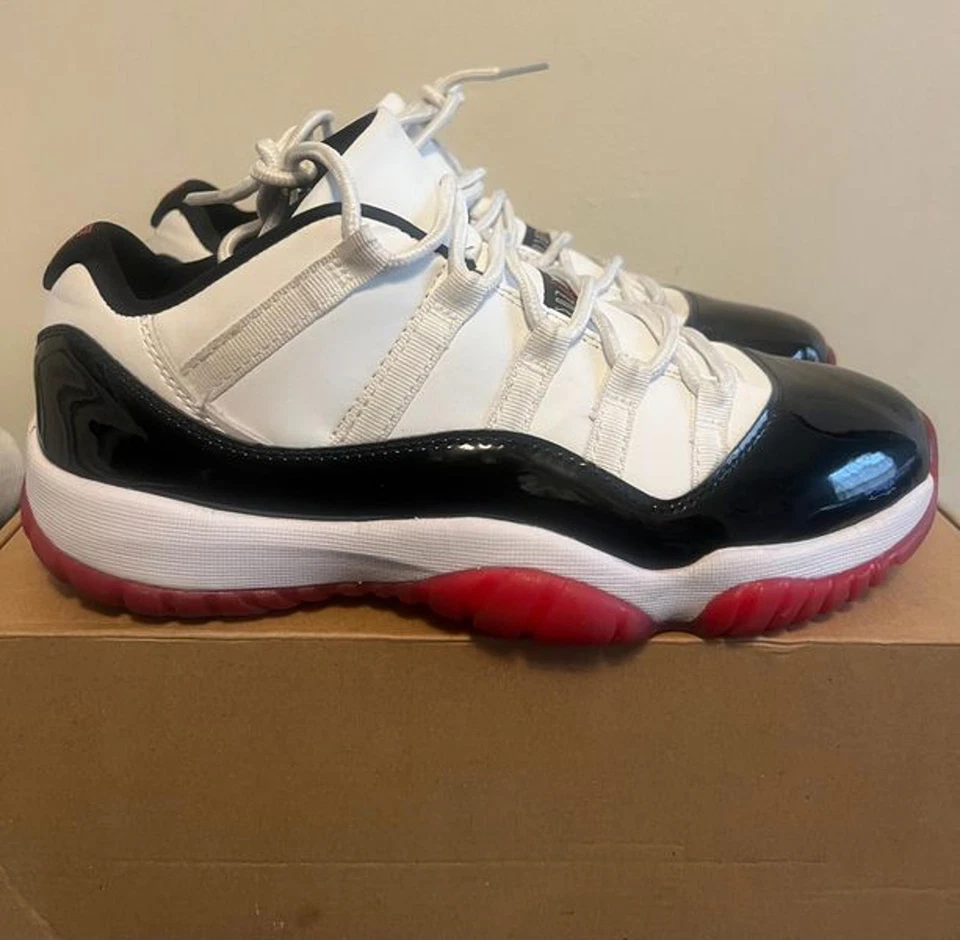 Zapatilla deportiva Jordan 11 Retro Low Concord-Bred Foto 2 de 4