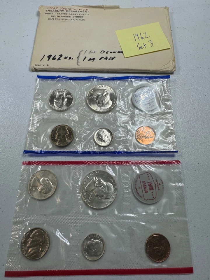 (1) 1962  US MINT SILVER P & D Set,  in all OGP,   w/ 90%  SILVER COINS,   SET 3 - Image 3 of 4
