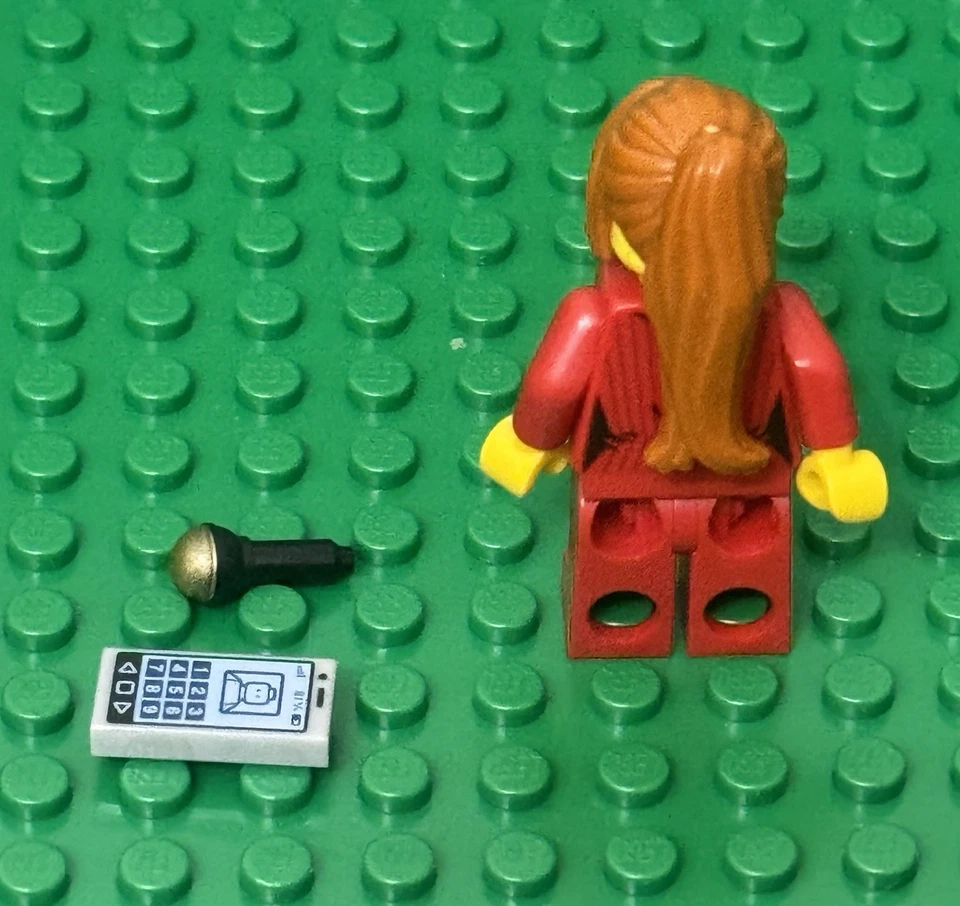 Lego City TV Press Female Reporter Mini Figure With Microphone And Smartphone - Image 2 of 2