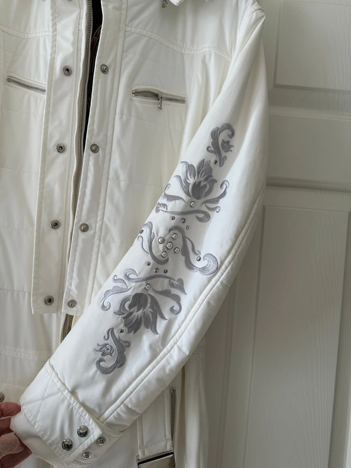 Traje de esquí Bogner para mujer nuevo de una pieza blanco con bordado; nuevo con etiquetas. Foto 4 de 4