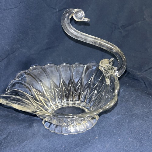 JANICE MARTINSVILLE VIKING GLASS SWAN CENTERPIECE 1940’s