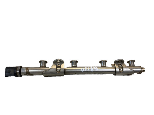 VW Audi Seat Skoda Einspritzleiste Rohr Düse Verteiler 04E133320D