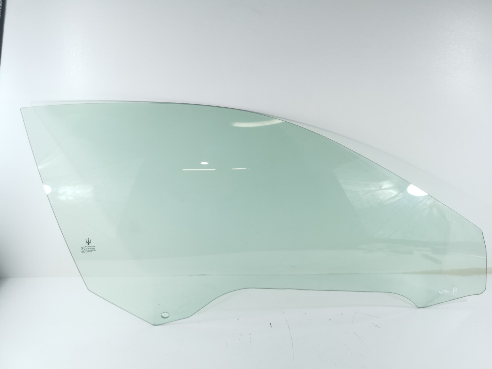 08-19 Maserati GranTurismo M145 Door Window Glass Front Right Passenger Side OEM