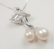STERLING SILVER BUTTERFLY WHITE CZ STONES  2 FRESHWATER PEARLS PENDANT NECKLACE