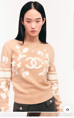 NWOT Chanel 25P Coco Neige 100% Wool Beige CC Turtleneck L SZ 44 runs small