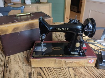 Vintage Singer 99 Sewing Machine With Case- Runs