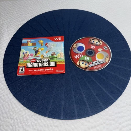 Nintendo New Super Mario Bros. Wii with Case, Disc, 4-Player for Wii. C079