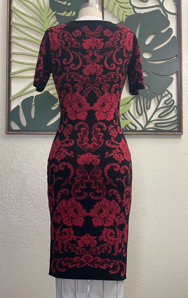 Cynthia Steffe Briella Sleeveless Navy Pink Floral Knit Sheath Dress Size Small - Image 4 of 4