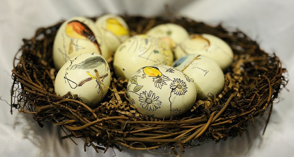 Ceramic Eggs Hand Painted Birds in Large Nest Set of 8 Multi 3 1/4