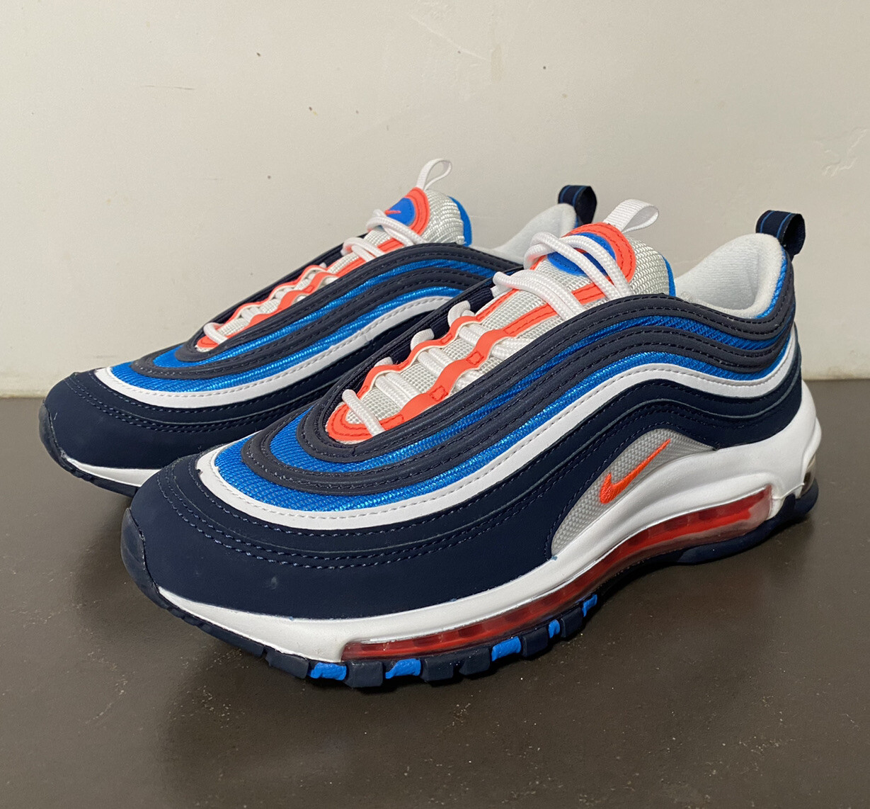 air max plus boys grade school