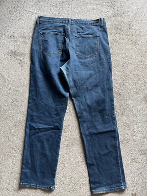 Lee Classic Fit Straight Leg Jeans Women's Size 32x28 Dark Wash Denim