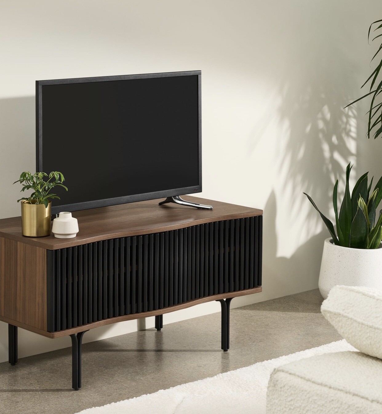 Made.com Zaragoza Compact TV Unit Walnut & Charcoal Black. Rrp £525 #8376