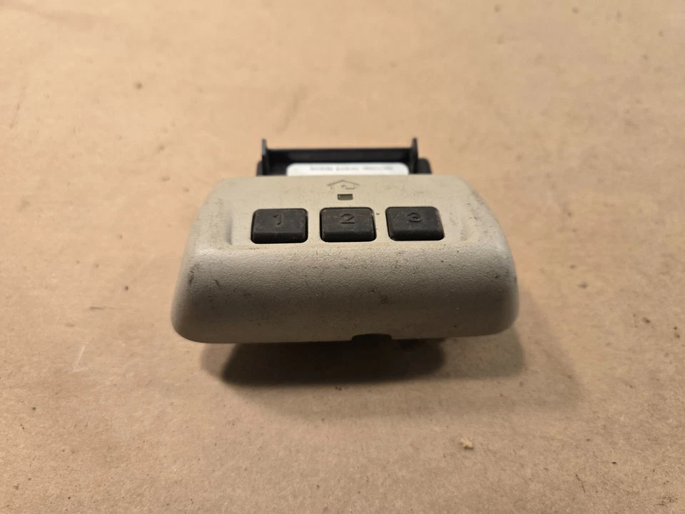 Transmisor de puerta de garaje Land Rover Discovery 2 Home Link OEM 082V94800 Foto 2 de 4