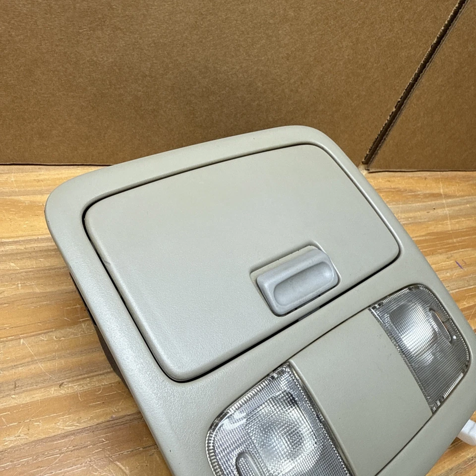 Toyota Camry 2003 interior cúpula superior mapa luz con soporte para gafas de sol Foto 3 de 4