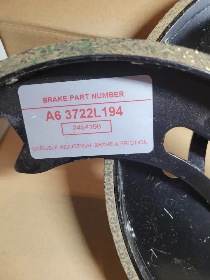 2 UNITS BRAKE SHOE A6 3722L194 Axletech, Meritor D3NN2N712A, KOMATSU D106465 - Image 2 of 4