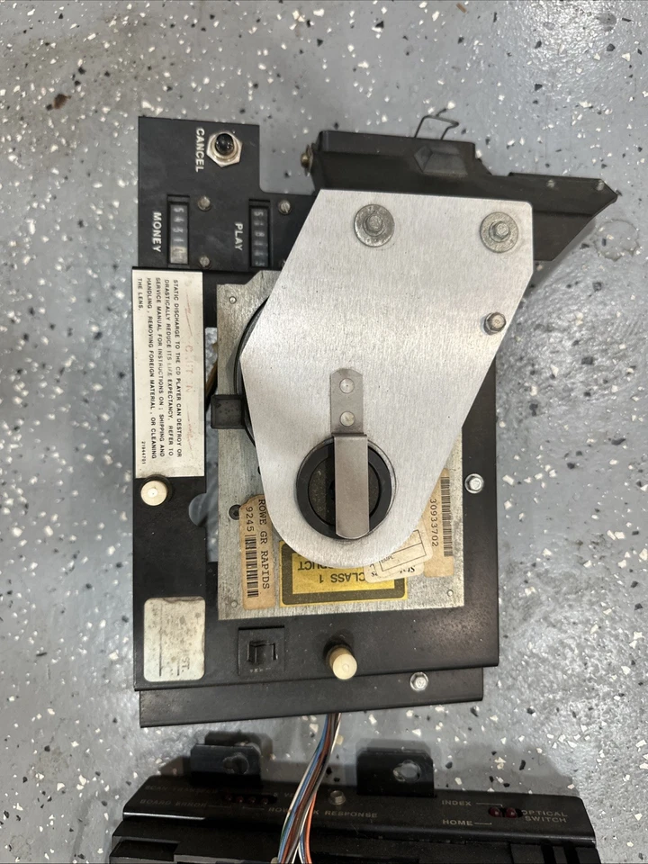 Rowe Cd 100 Cdm3 Player Jukebox - Image 2 of 4